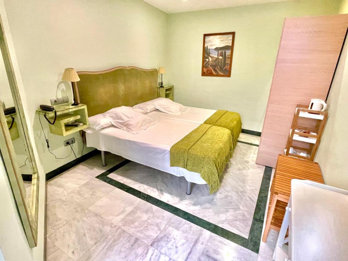 קורדובה Hotel Conde De Cardenas מראה חיצוני תמונה