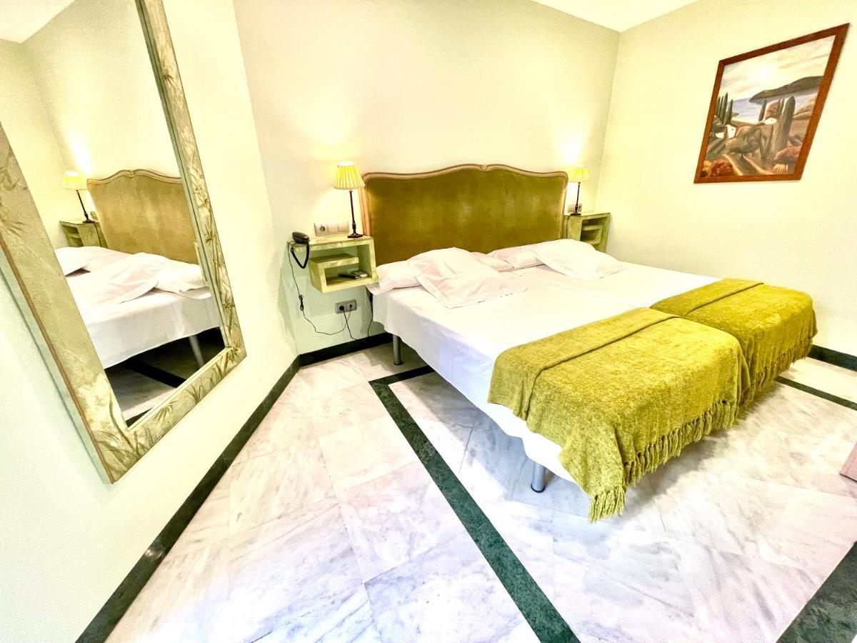 קורדובה Hotel Conde De Cardenas מראה חיצוני תמונה